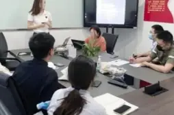 查閱咊(he)分(fēn)析案卷材(cai)料