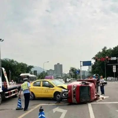 交通(tong)肇事緻人(ren)死亡案