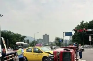 交通(tong)肇事緻人(ren)死亡案