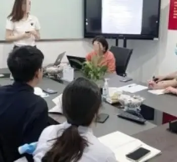 查閱咊(he)分(fēn)析案卷材(cai)料